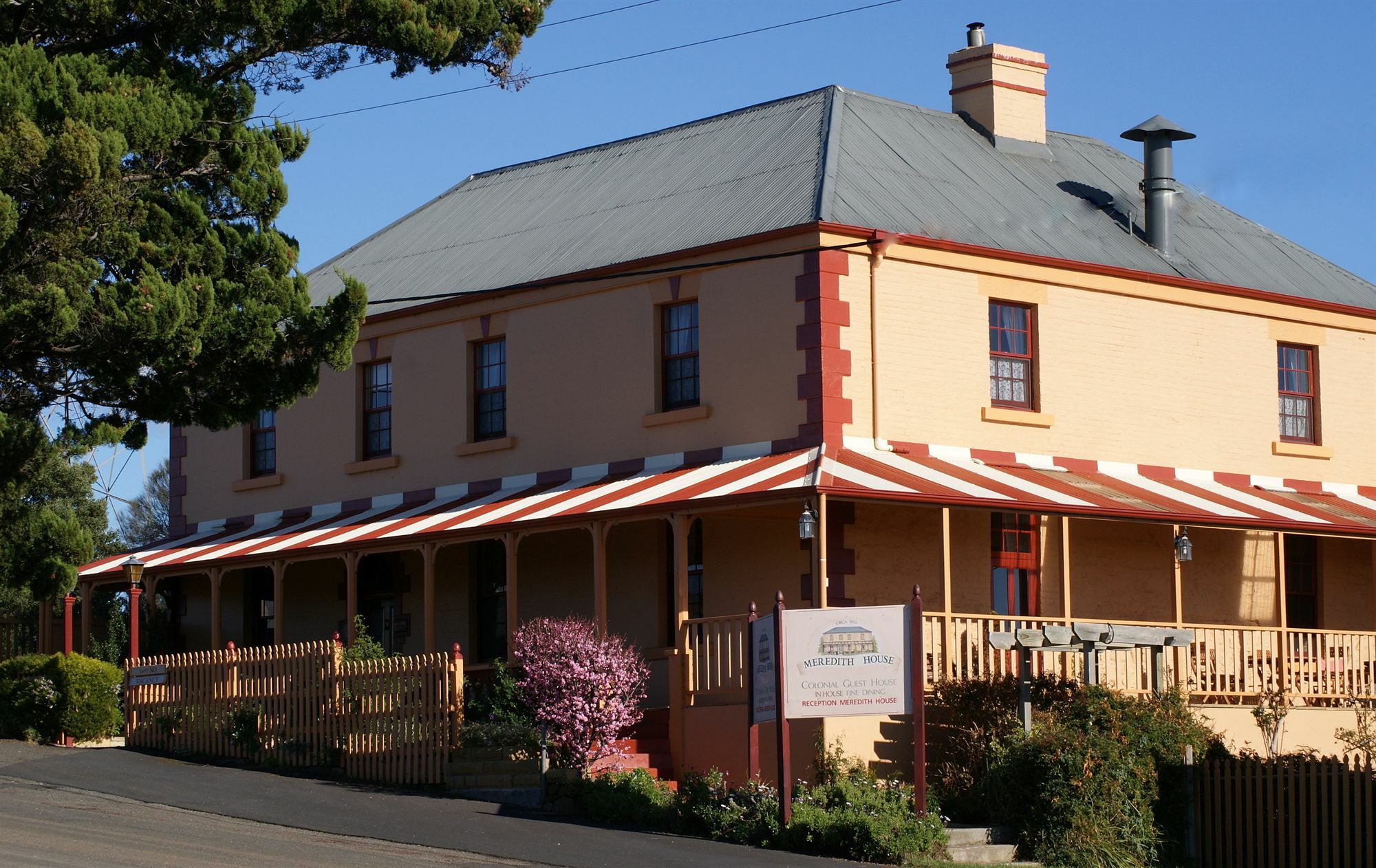 Meredith House Hotel Swansea Exterior photo